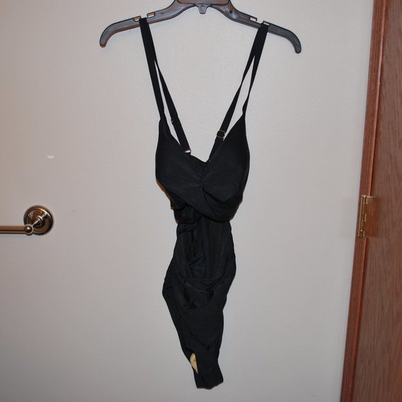 Eomenie Other - Eomenie Women's One Piece Cutout   Swim Suit Size 2XL NWT